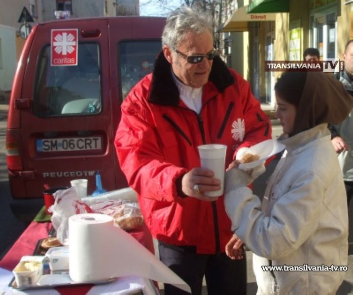 Caritas Satu Mare a început acțiunea de împărțire a ceaiului fierbinte