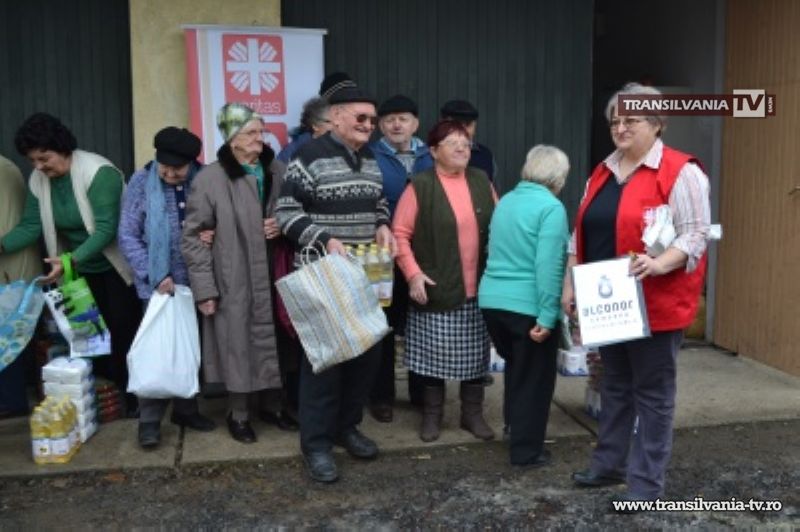 Caritas a oferit pachete cu alimente pentru peste 200 de familii