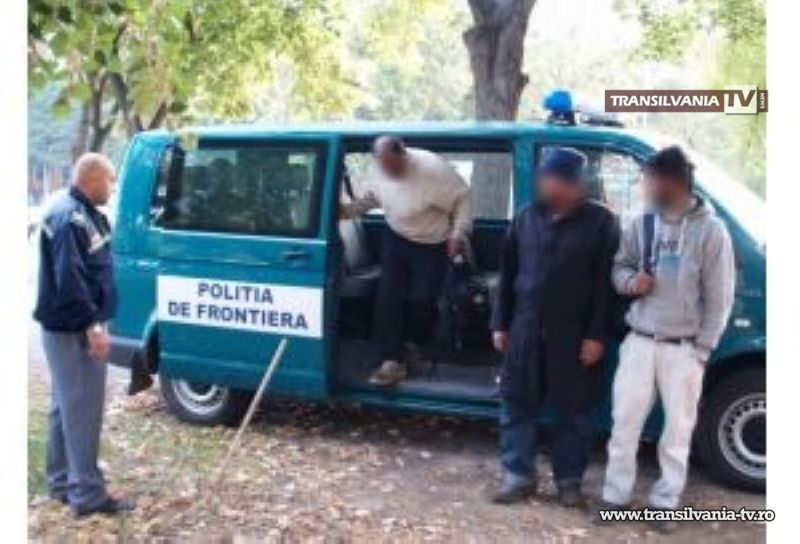 Imigranți opriți la frontiera din Berveni. Au vrut să treacă ilegal.
