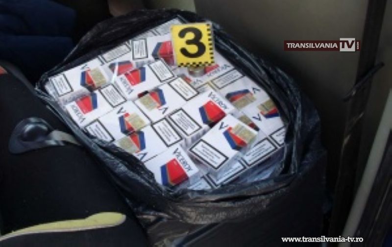 Tânăr prins în timp ce transporta țigări de contrabandă