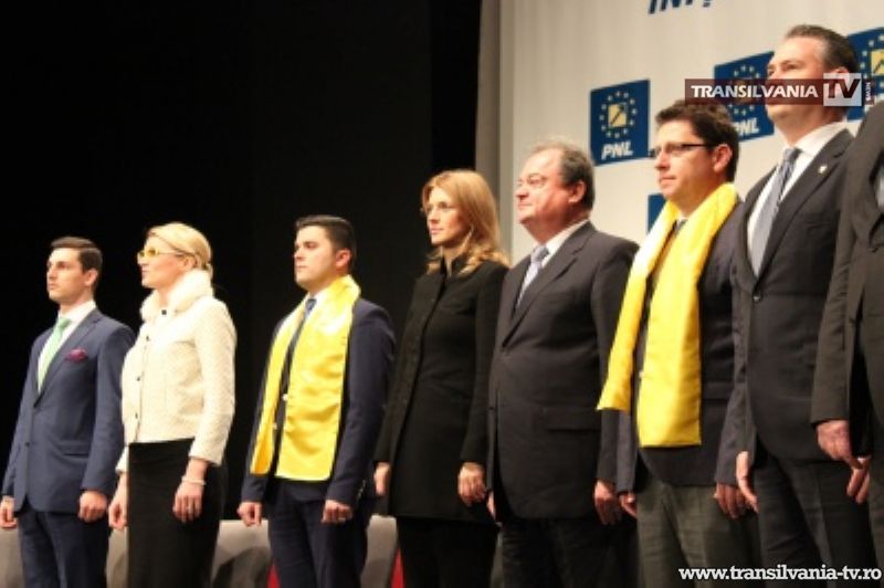 Liberalii şi-au lansat candidaţii parţial şi ţintesc 30% din voturi