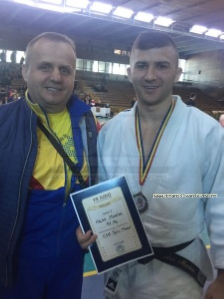 Judoka stămăreni au cucerit titlul de campion și vicecampion național