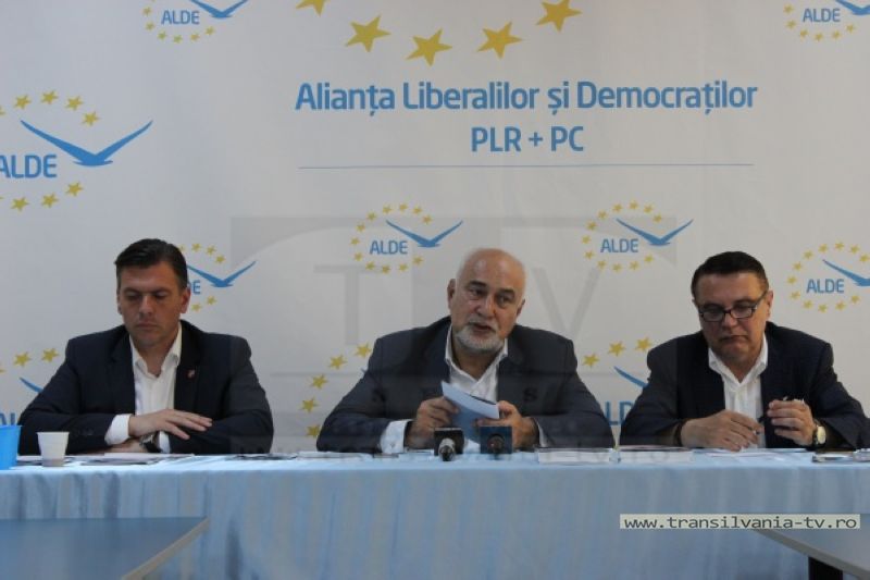 Adrian Ștef neagă acuzațiile primarului despre huiduieli