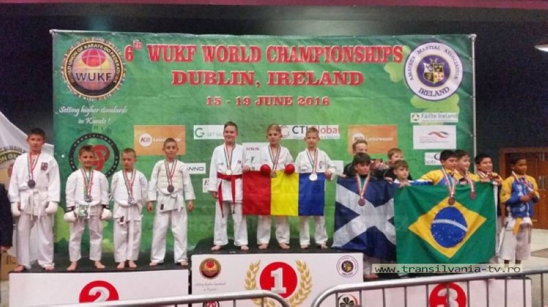 Karateka sătmăreni au cucerit 12 medalii la Campionatul Mondial