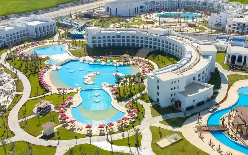 Ultra All Inclusive… dar cu apă în Cinzano!