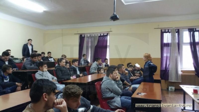 Campania „Iubește inteligent!” la Colegiul Tehnic „Ion I.C. Brătianu”