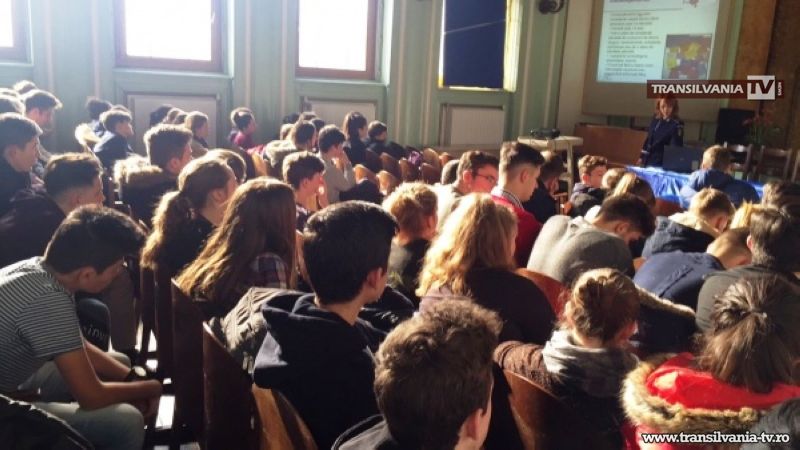 Elevii de la „Mihai Eminescu” au învățat să iubească inteligent