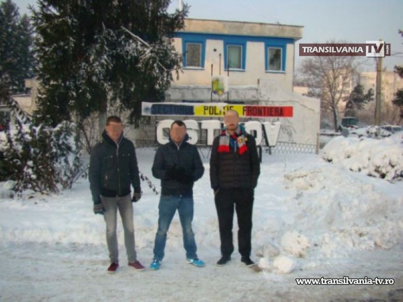 O călăuză şi doi migranţi irakieni au fost opriți la frontieră