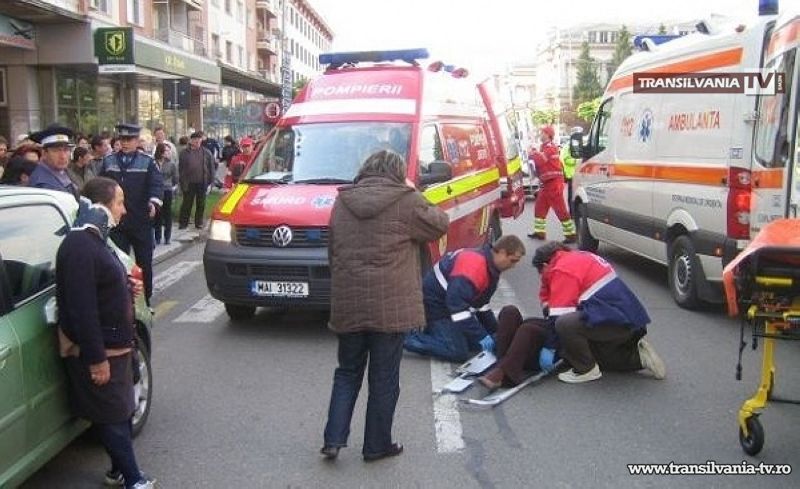 Femeie accidentată grav în timp ce traversa neregulamentar