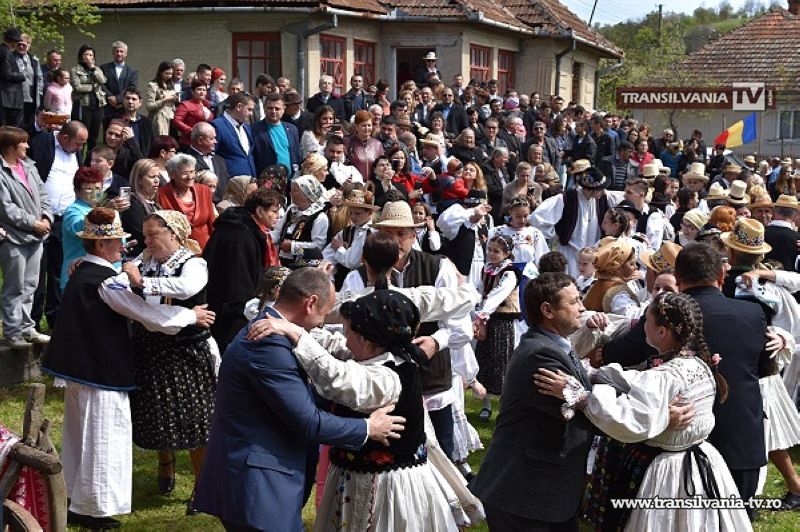 Danțu’ la șură, în Soconzel