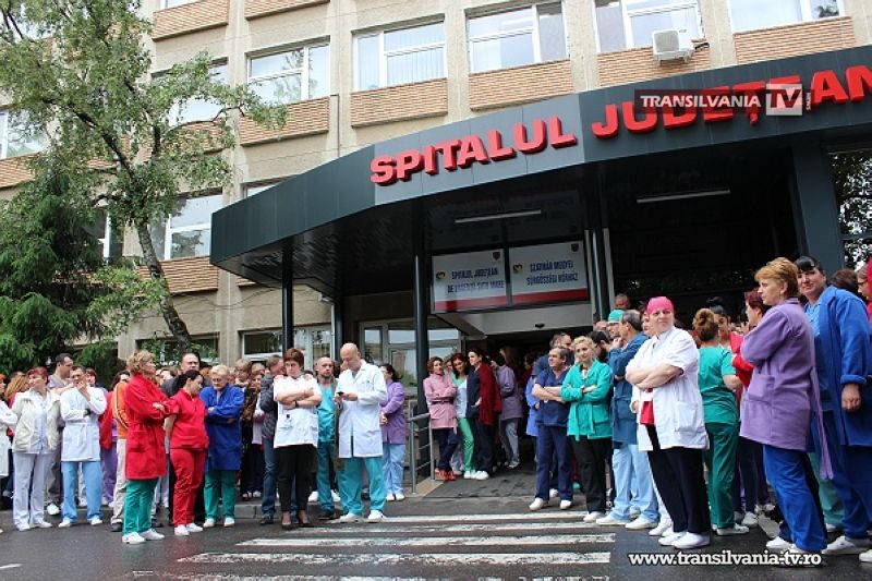 Niciun laborator din Spitalul Județean nu este acreditat. Toți banii de asigurări se duc la privați.