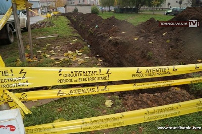 Lucrări la rețeaua de cabluri electrice subterane