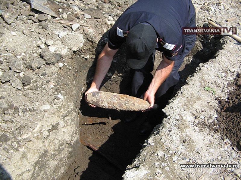 Proiectil neexplodat descoperit în localitatea Santău