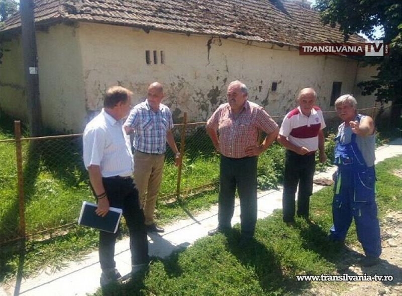 La Craidorolț se poate! Conductele de apă vor fi instalate fără să se spargă asfaltul proaspăt turnat.