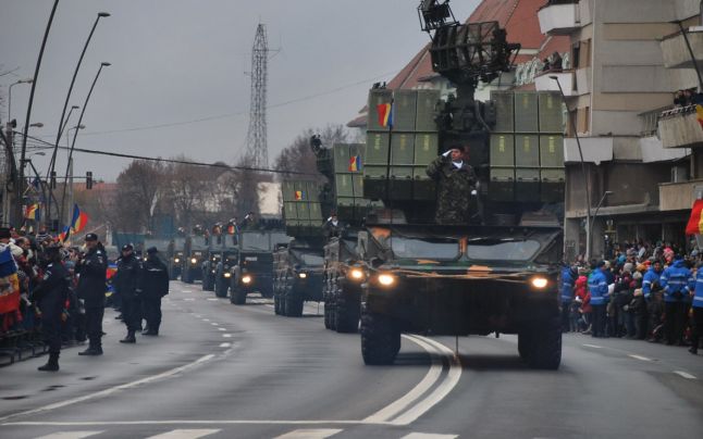 Ceremonie militară la Alba Iulia de Ziua Naţională a României