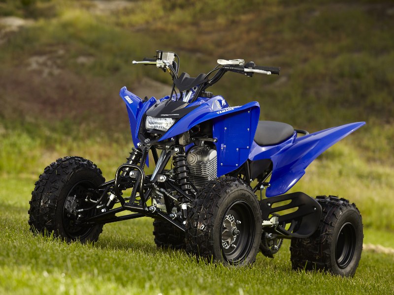 CIREAȘI: Un bărbat, de 73 de ani, fără permis de conducere, s-a răsturnat cu ATV-ul