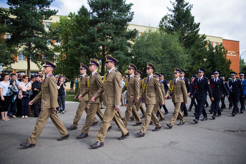 Ceremonie de absolvire la Academia Forțelor Terestre „Nicolae Bălcescu” Sibiu