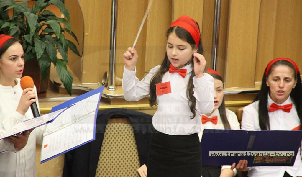 Record muzical – Cea mai mare orchestră din lume cu cel mai tânăr dirijor (VIDEO)