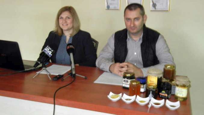 Mierea românească are un efect antibacterian mai puternic decât mierea de Manuka.