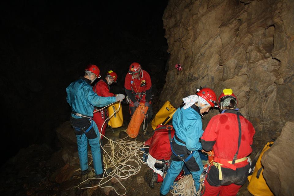 Prima ediție a taberei de explorare speologică ”Asaltul Tăușoarelor”