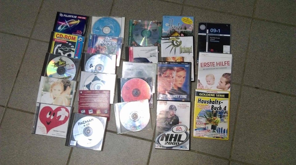 CD-uri contrafăcute scoase la vânzare în piaţa din Beclean, confiscate de jandarmi