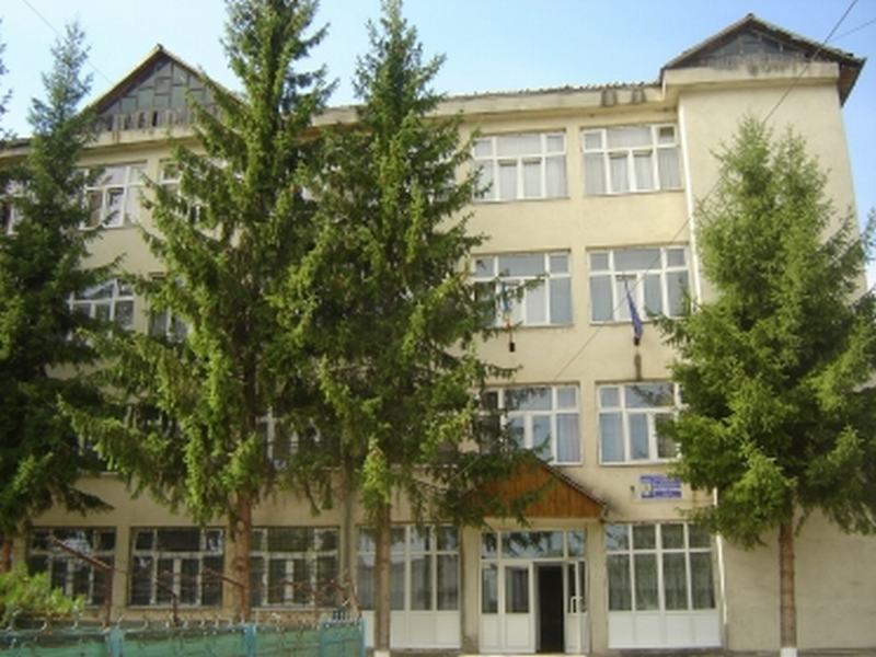 BECLEAN: Platformă colaborativă de gestiune a cursurilor la C.N. ,,Petru Rareș”