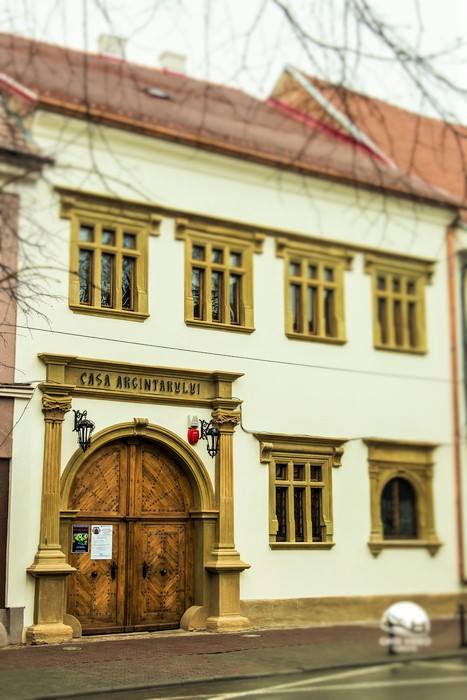 Bistrița: Expoziție de grafică Leontin Tabără