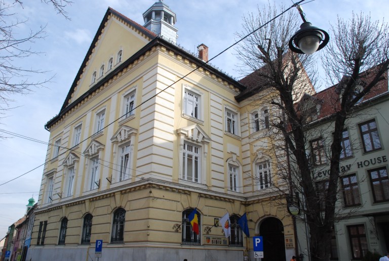 Consiliul Județean Sibiu păstrează legătura cu cetățenii