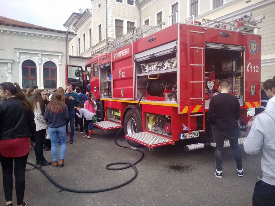 Exercițiu desfășurat de ISU Bistrița-Năsăud la Colegiul Național „George Coșbuc” din Năsăud