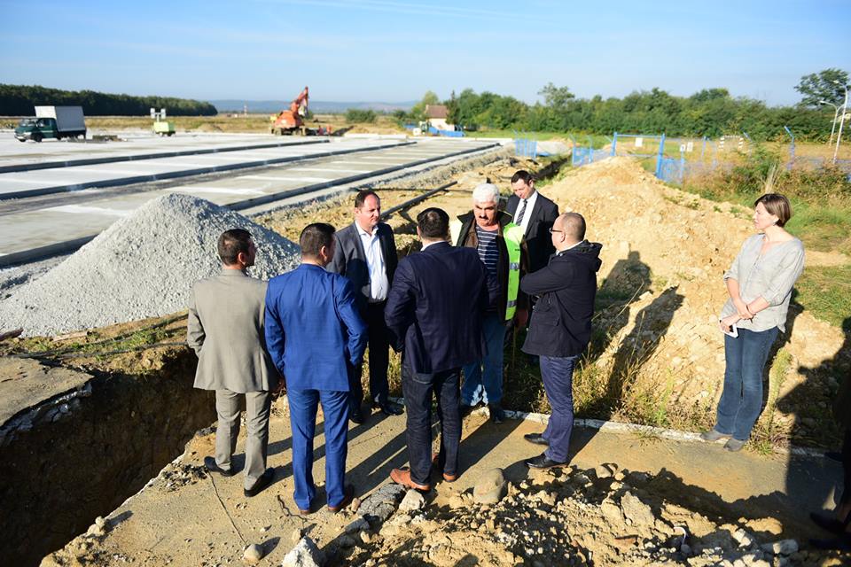 Cristian Ghinea, ministrul Fondurilor Europene, în vizită la Aeroportul Baia Mare