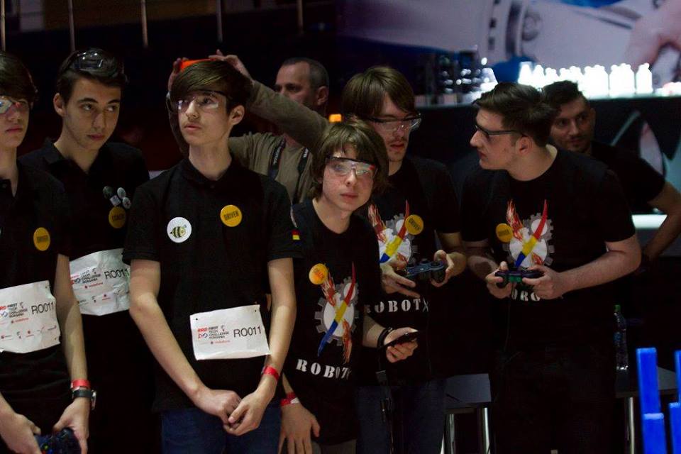 Echipa de robotică a CN „Traian Lalescu” din Hunedoara a participat la etapa națională a concursului FirstTechChallange