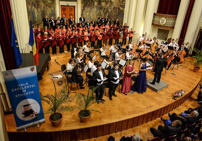 Consiliul Judeţean Cluj premiază cei mai buni elevi