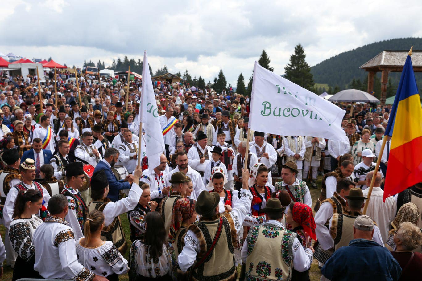 S-a reluat Festivalul Interjudețean de Folclor „Hora la Prislop”