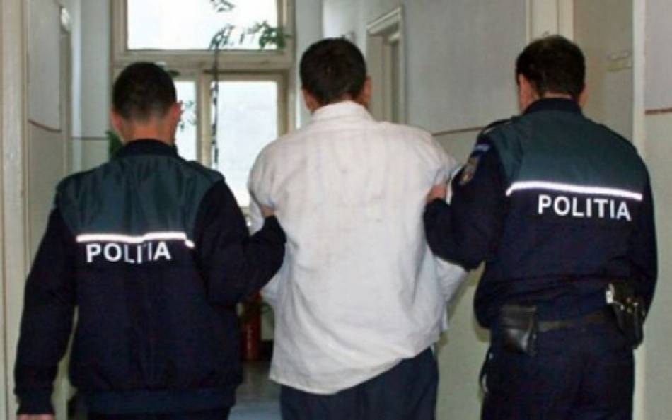 Ordine de protecție provizorii și dosare penale pentru doi bărbați care și-ar fi amenințat partenerele