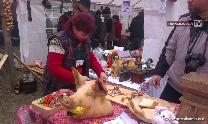 Concurs de tăiat porci la Livada (Galerie FOTO)