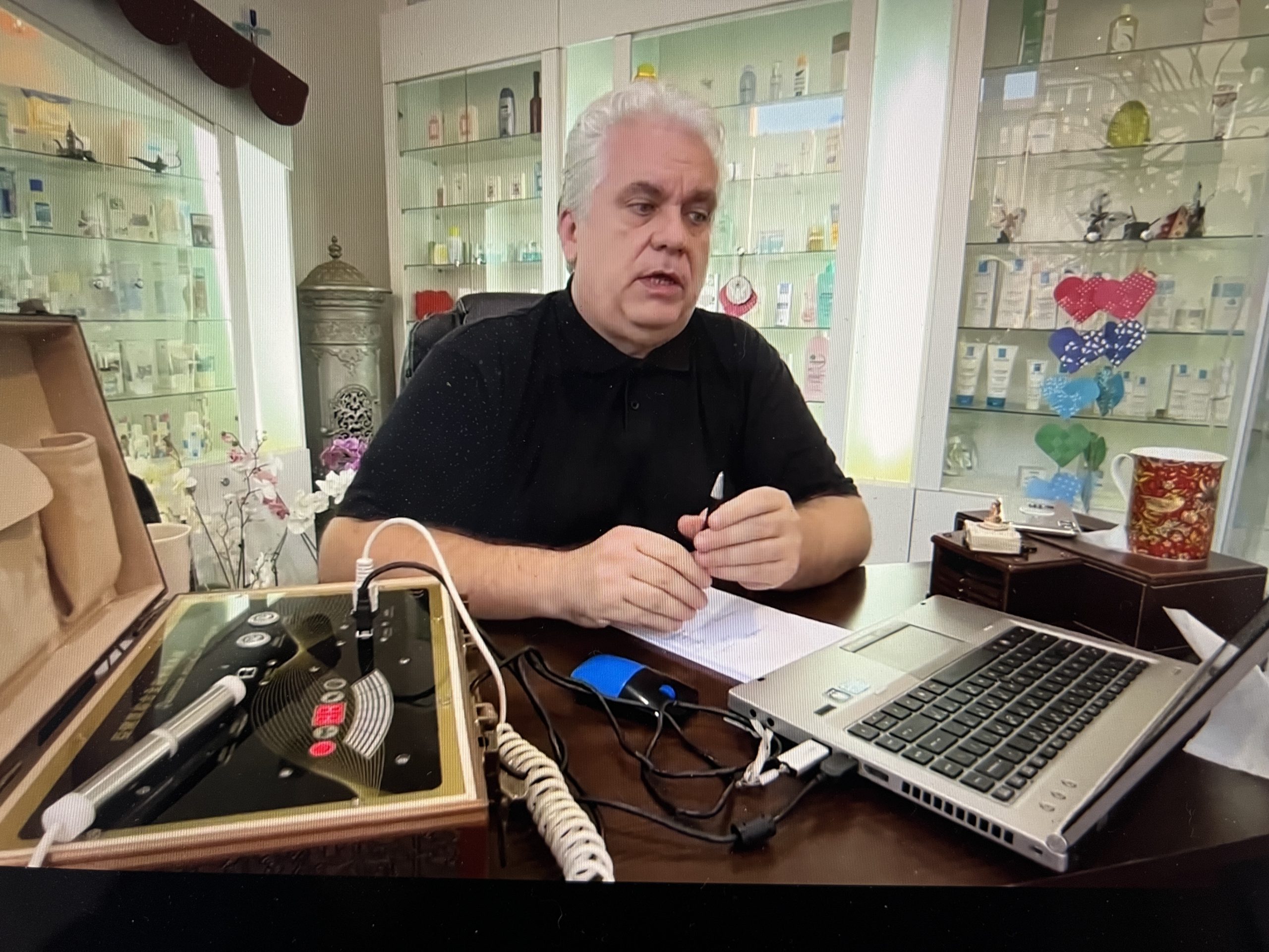 Mii de bolnavi vindecați de doctorul si farmacistul Ovidiu Oroian, specialist in biorezonanță! Fără spitalizare, tratamente dureroase si medicamente cu reacții adverse!