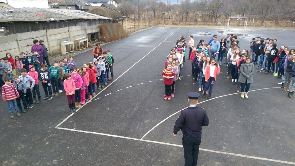 Activități de informare preventivă desfășurate de ISU Sălaj, în școli din Zalău, Bobota și Gârbou