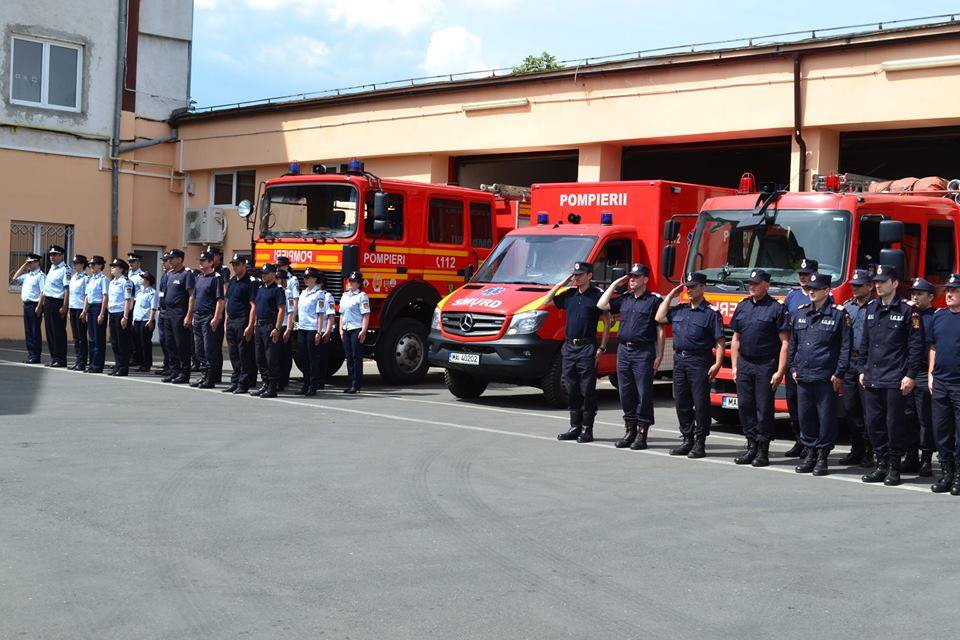 Peste 90 de pompieri din cadrul ISU Sibiu vor fi la datorie, pe timpul minivacanței de 1 Mai. Află cum trebuie prevenite incendiile!