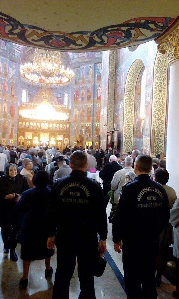 ISU SIBIU recomandă respectarea regulilor de apărare împotriva incendiilor pe timpul desfășurării slujbelor religioase