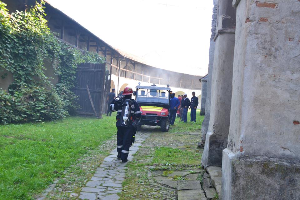 Simulare de cutremur urmat de incendiu la Biserica Fortificată din Valea Viilor, efectuată de ISU Sibiu
