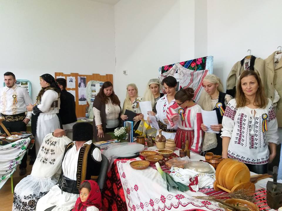 Elevii de la Liceul Tehnologic ,,Grigore Moisil” din Deva au marcat Centenarul Marii Uniri
