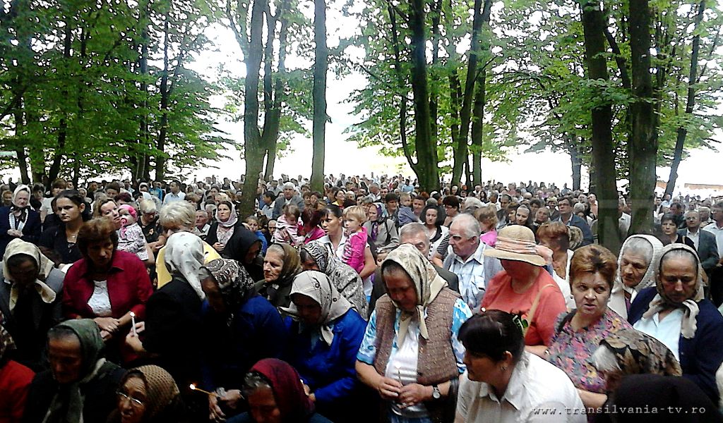 Mii de credincioși la mănăstirea Sfânta Maria din Rus! (Galerie FOTO)
