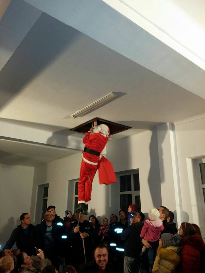 Moș Crăciun a ajuns și la ISU Maramureș
