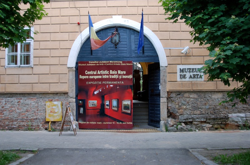 Etajul Muzeului Județean de Artă Baia Mare, închis temporar pentru vizitatori