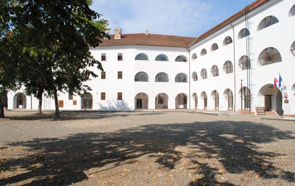 Expoziții temporare și permanente la Muzeul Orașului Oradea–Complex Cultural