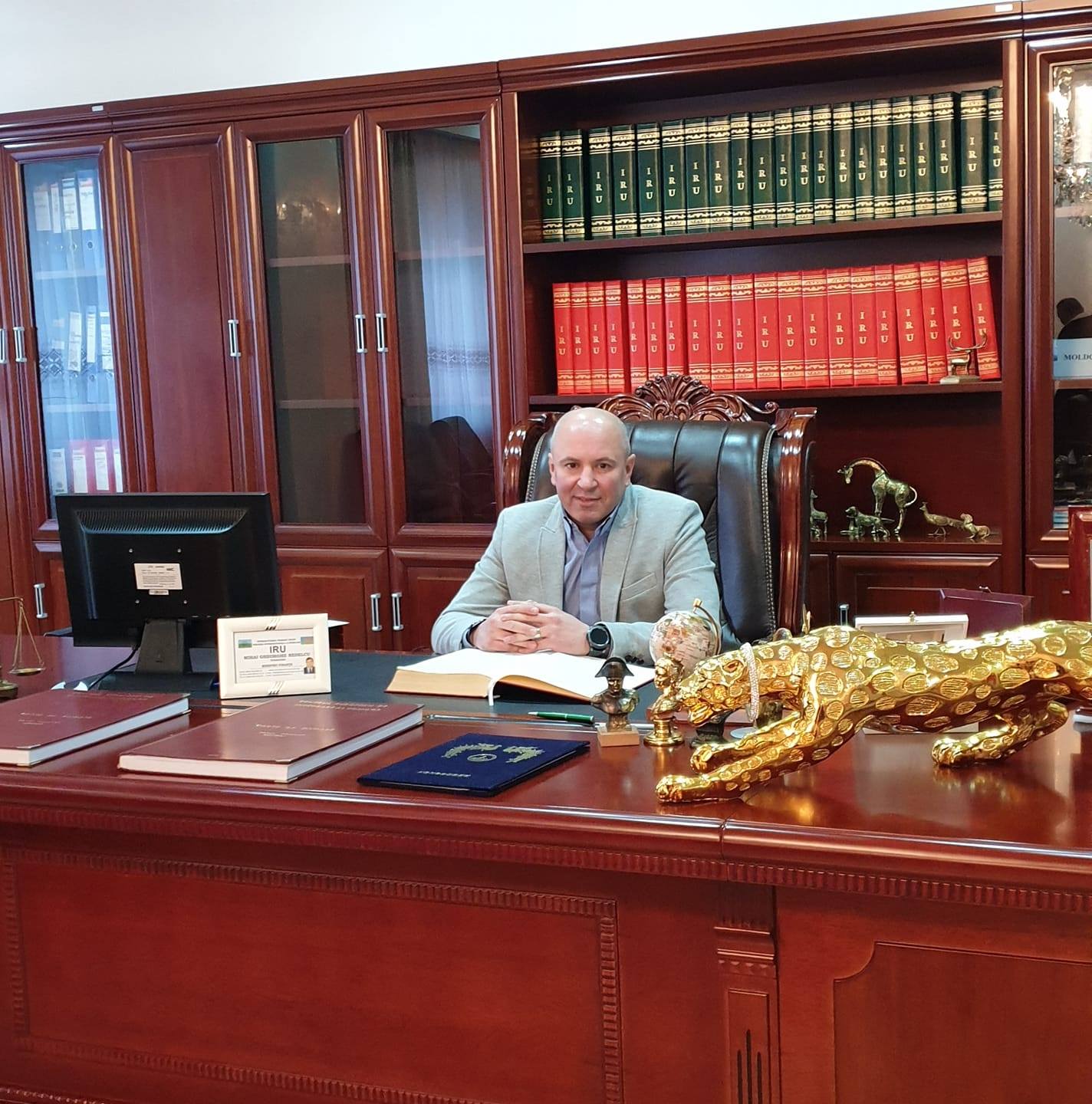 ,,CANCI VACCIN!”, ii transmite liderul rromilor, Nicu Bumbu, lui Valeriu Gheorghita.
