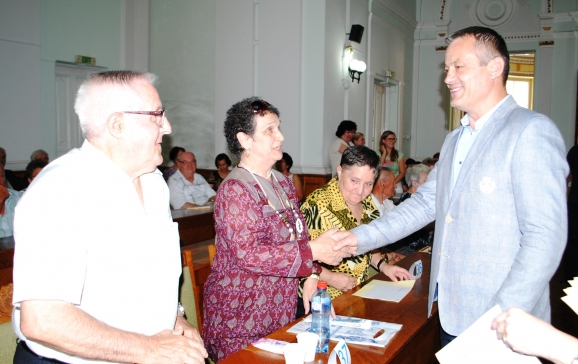 Primăria Oradea a premiat cuplurile care și-au sărbătorit „Nunta de Aur”