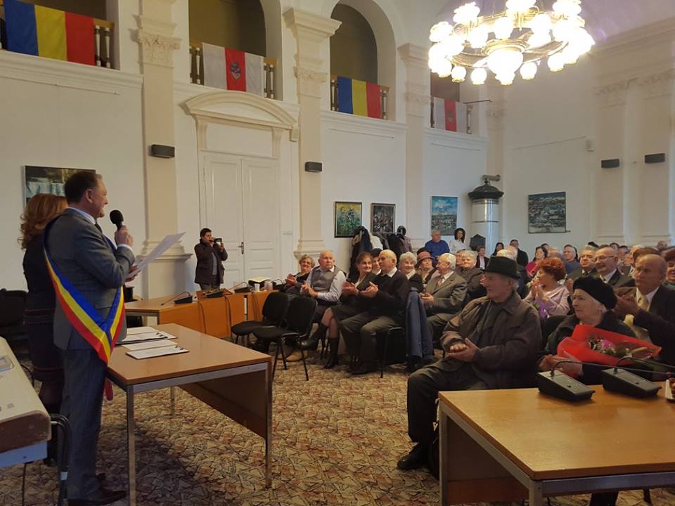 Primăria Turda a premiat cuplurile care au împlinit 50 ani de căsătorie