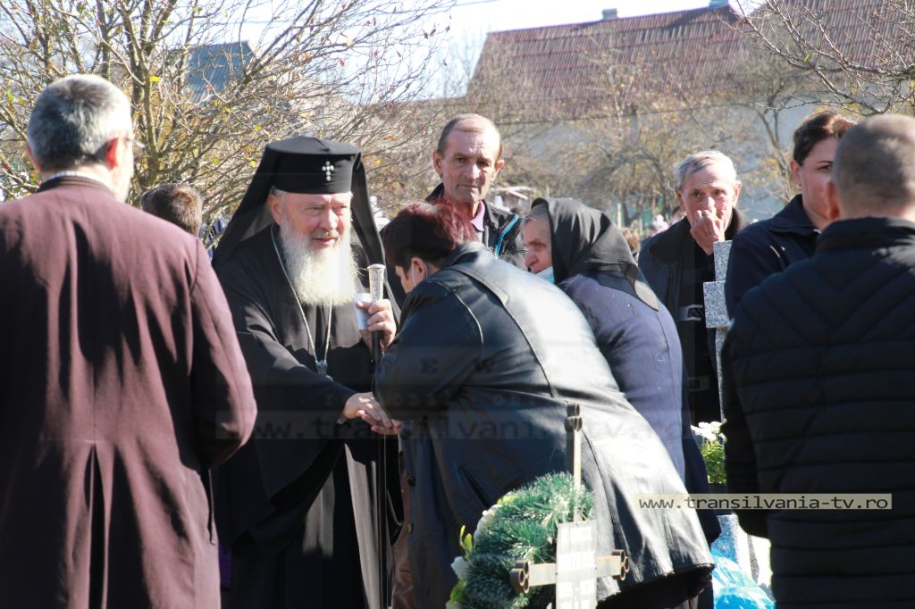 Oarța de Sus – De Luminație, IPS Andrei s-a rugat pentru sufletele celor răposați, în satul natal (VIDEO)