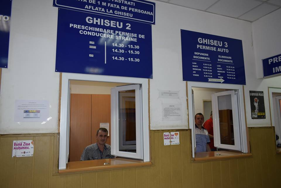 Ghișeele serviciilor Permise și Pașapoarte Sibiu, deschise în 16 și 17 august